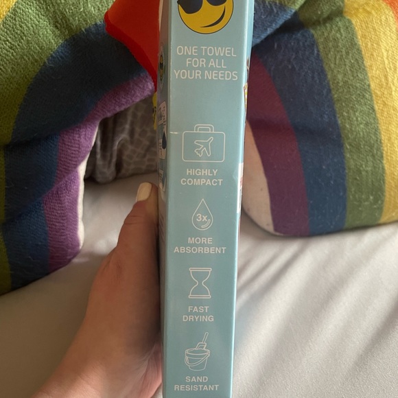 High Performance Beach Towel - Picture 3 of 6